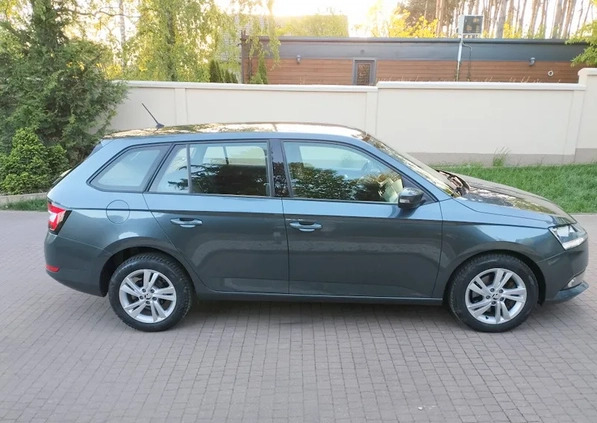 Skoda Fabia cena 29900 przebieg: 167000, rok produkcji 2020 z Brześć Kujawski małe 211